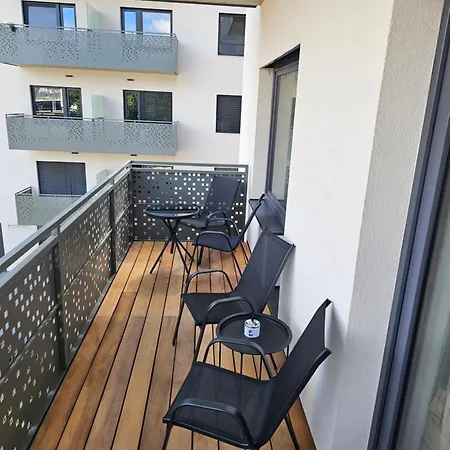 Calmora Premium Free Parking Balcony Nespresso Opticka Wifi * Brünn